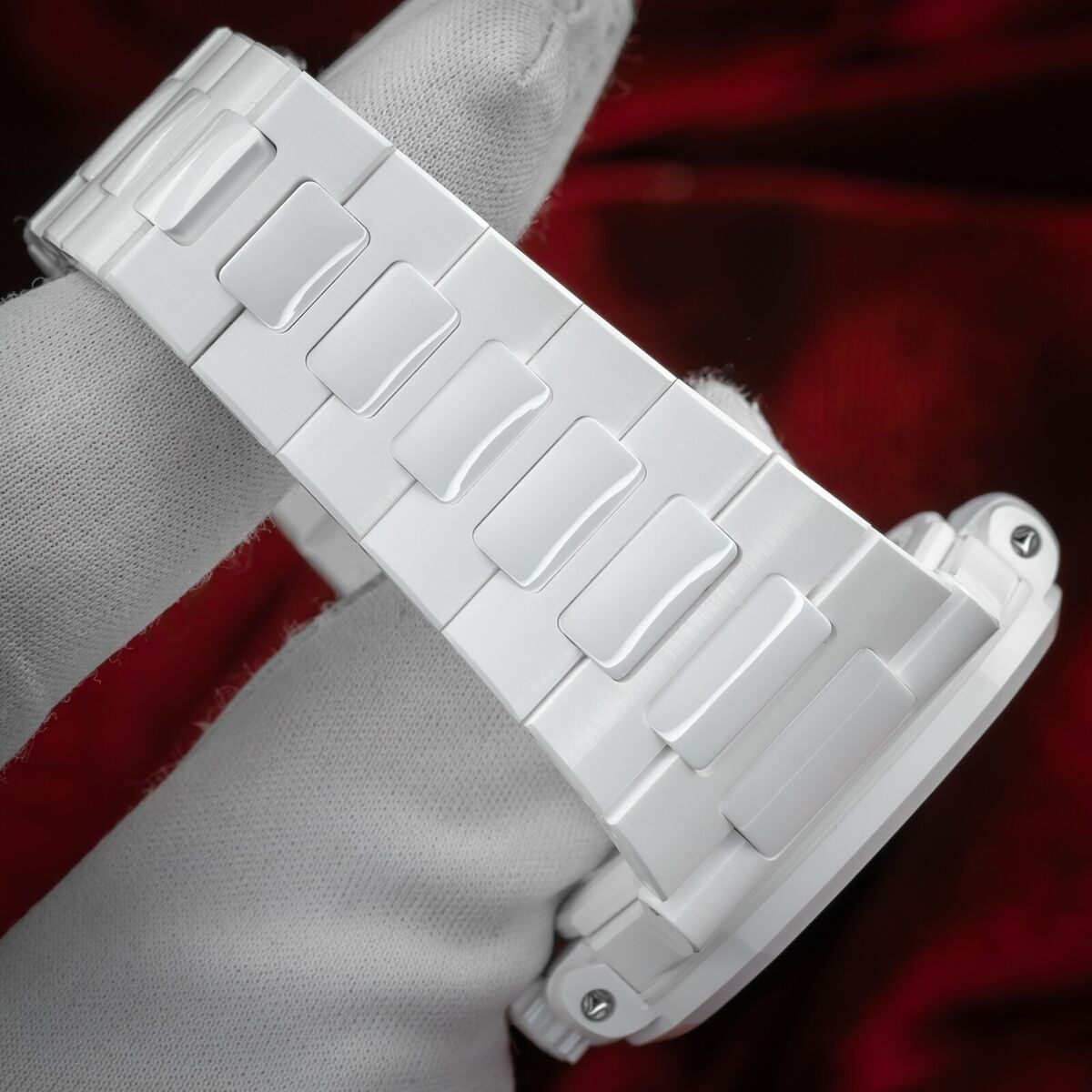 PATEK PHILIPPE NAUTILUS 5711 White Ceramic