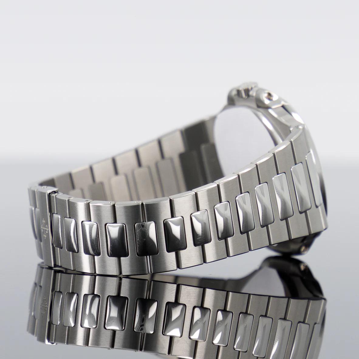 PATEK PHILIPPE 5713/1A-001