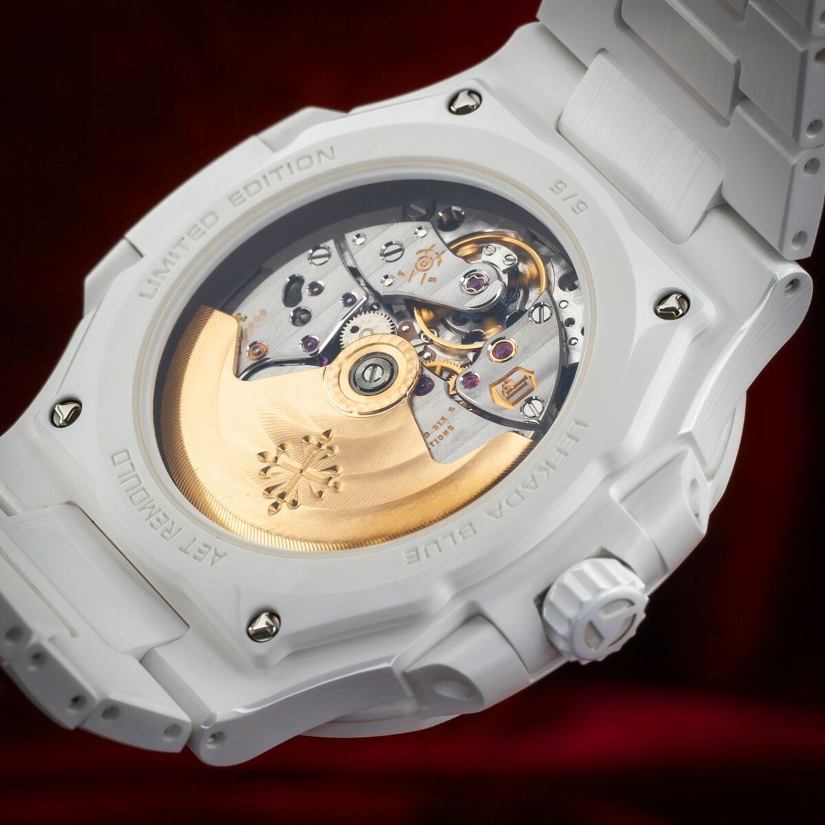 PATEK PHILIPPE NAUTILUS 5711 White Ceramic
